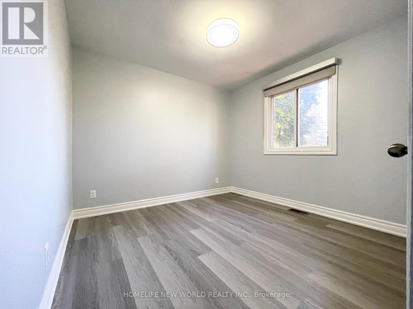 716 Lake Drive S, Georgina, Ontario  L4P 1V1 - Photo 16 - N12485896