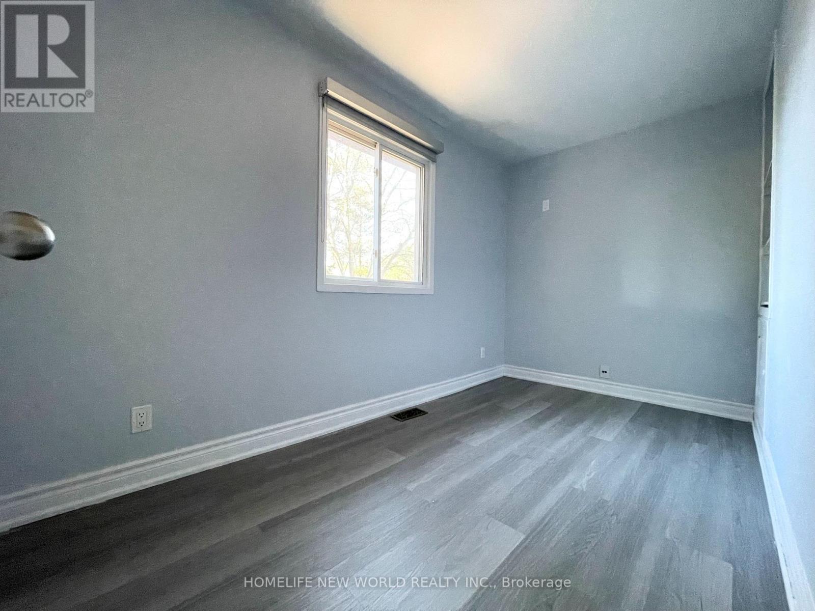 716 Lake Drive S, Georgina, Ontario  L4P 1V1 - Photo 18 - N12485896