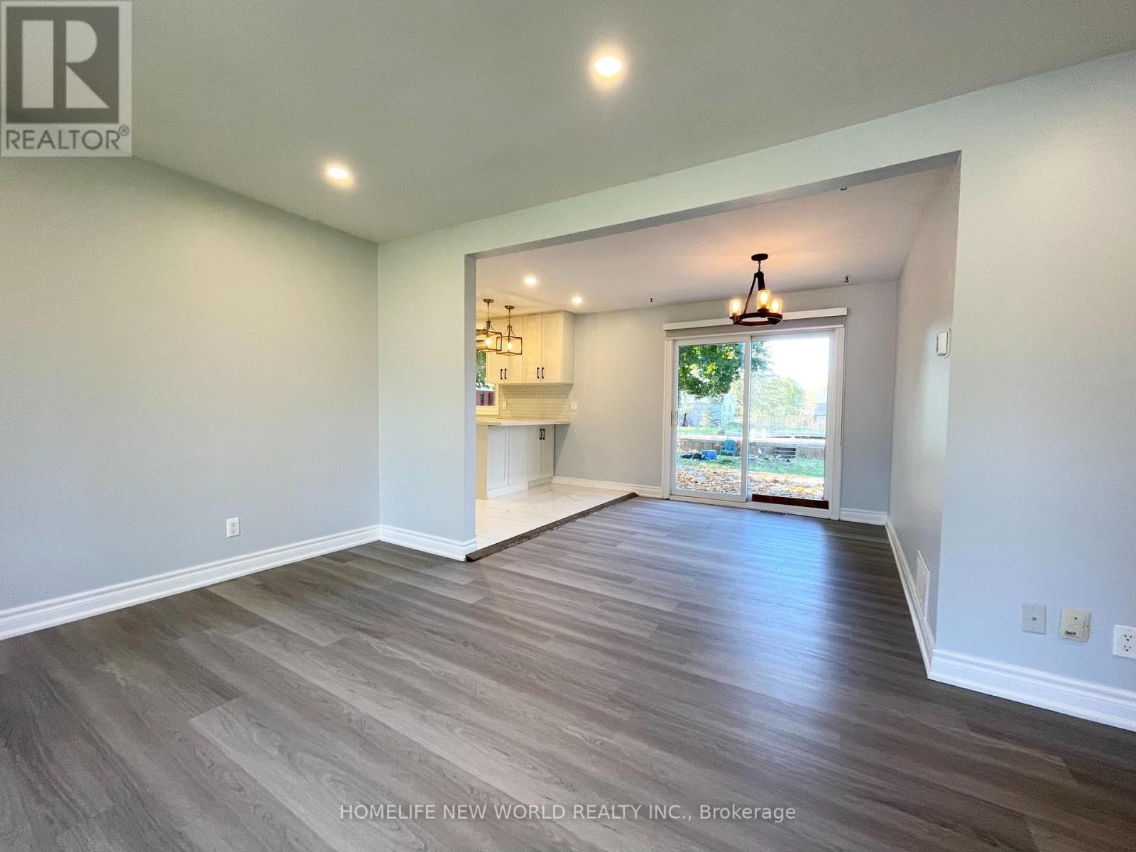 716 Lake Drive S, Georgina, Ontario  L4P 1V1 - Photo 7 - N12485896