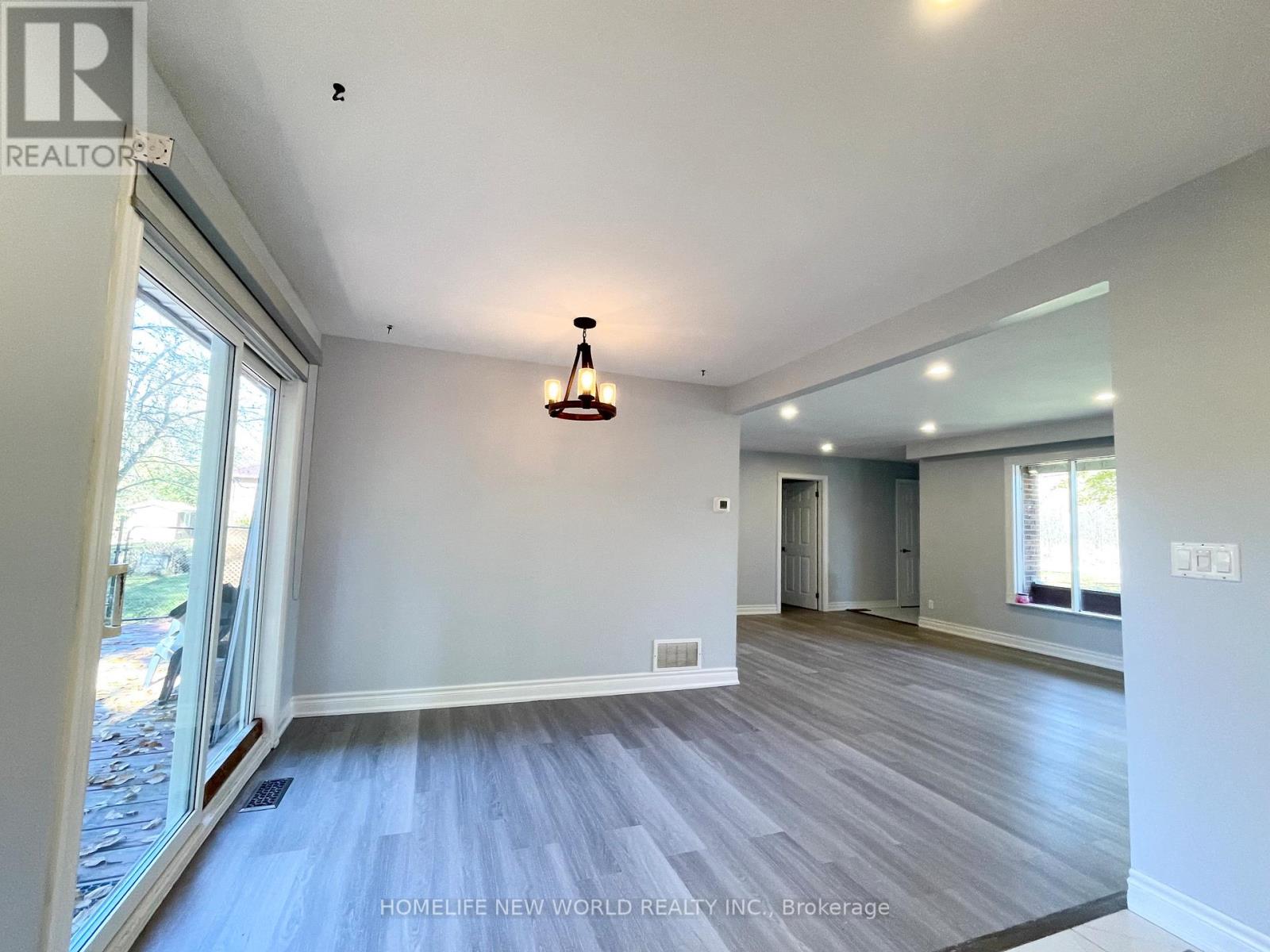 716 Lake Drive S, Georgina, Ontario  L4P 1V1 - Photo 8 - N12485896