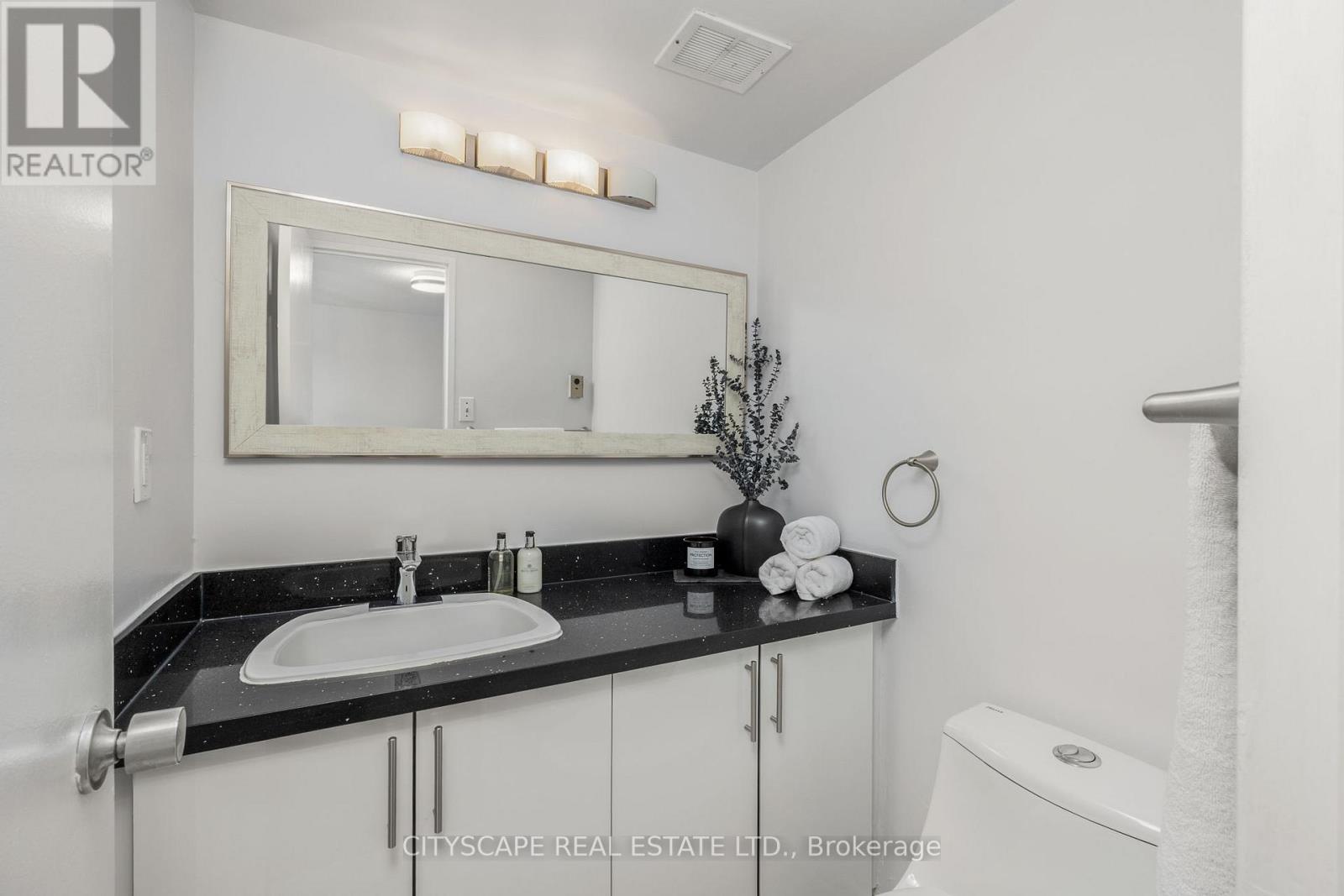 810 - 1 Royal Orchard Boulevard, Markham, Ontario  L3T 3C2 - Photo 20 - N12485963