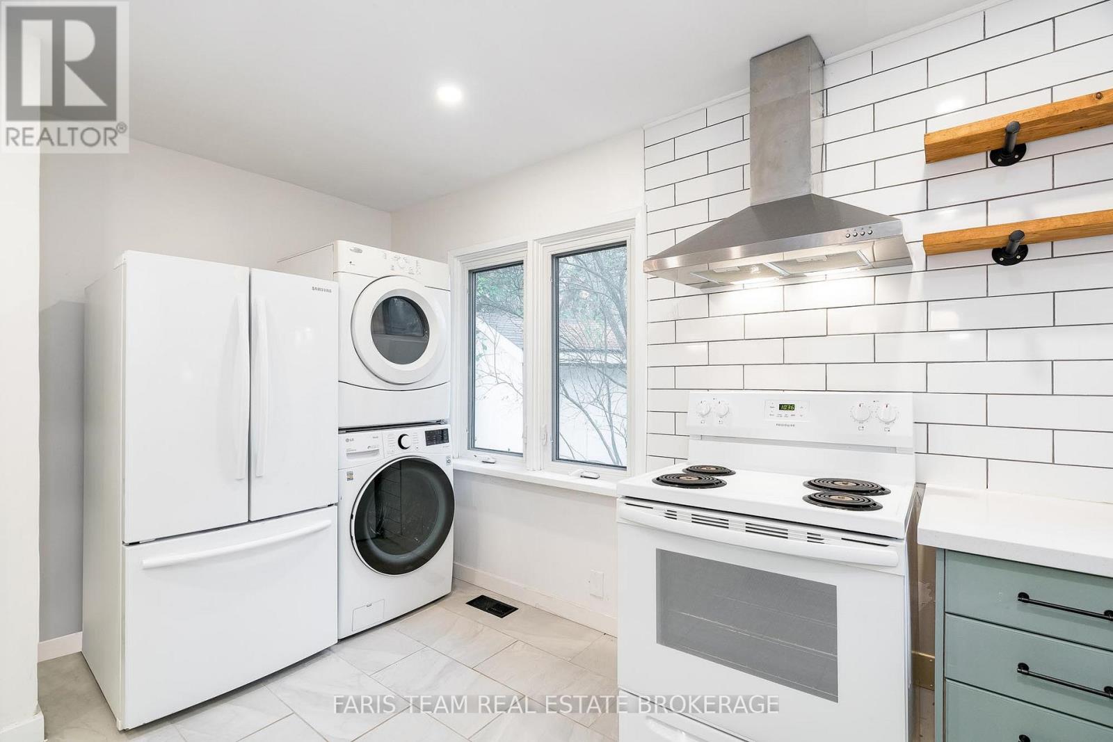 3 John Drive, Innisfil (Cookstown), Ontario  L0L 1L0 - Photo 10 - N12485974