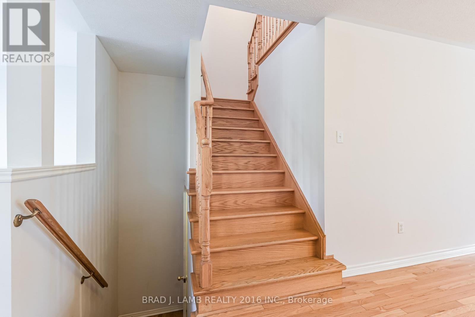 45 Waterton Crescent, Richmond Hill, Ontario  L4B 4L2 - Photo 10 - N12478416