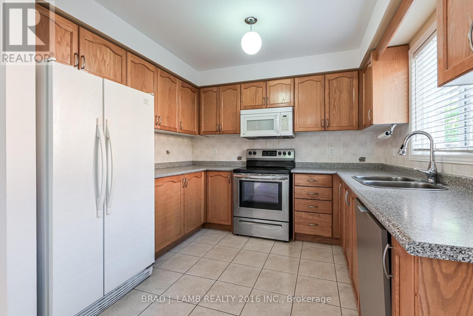 45 Waterton Crescent, Richmond Hill, Ontario  L4B 4L2 - Photo 14 - N12478416