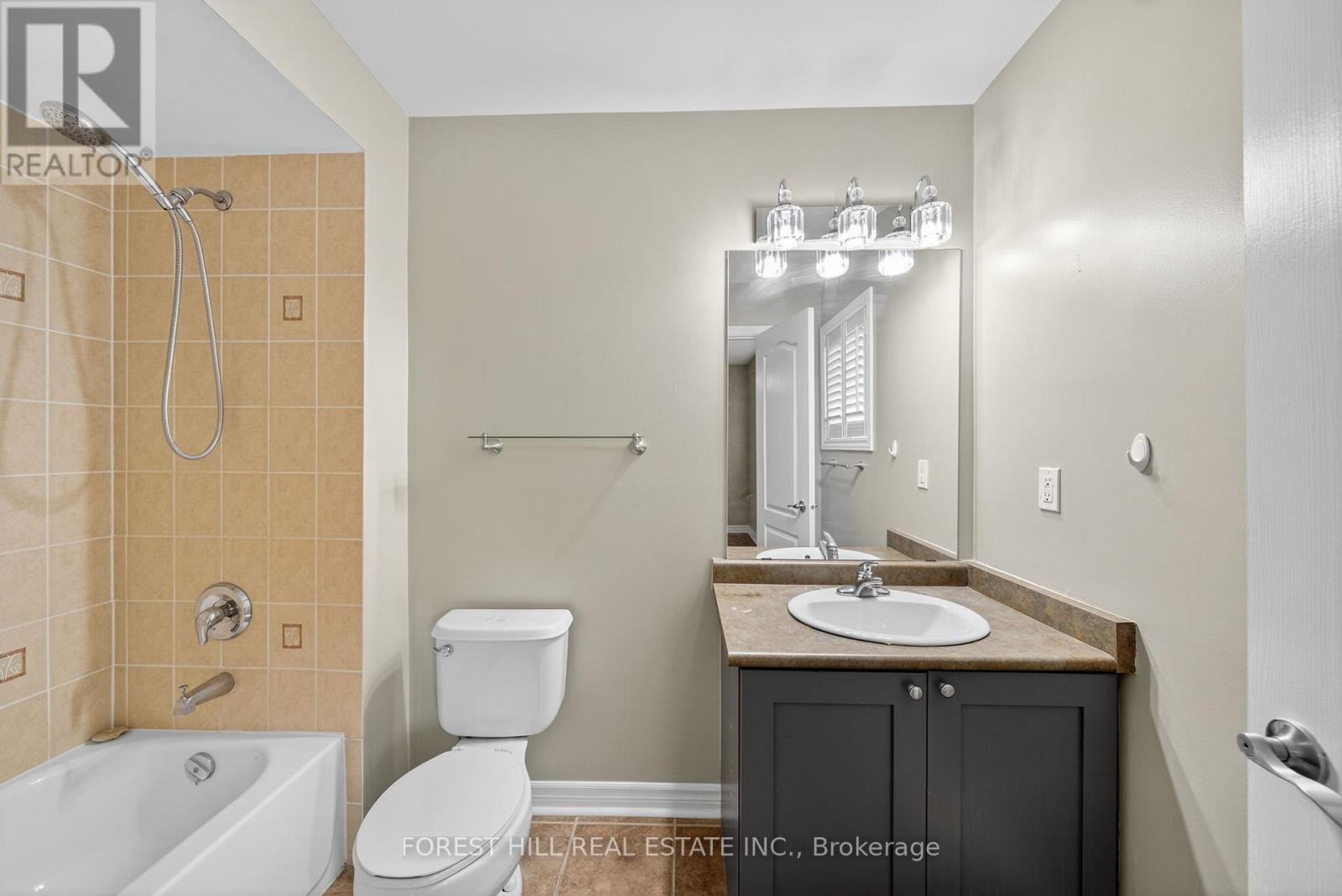 70 Diana Way, Barrie, Ontario  L4M 7H9 - Photo 12 - S12458617