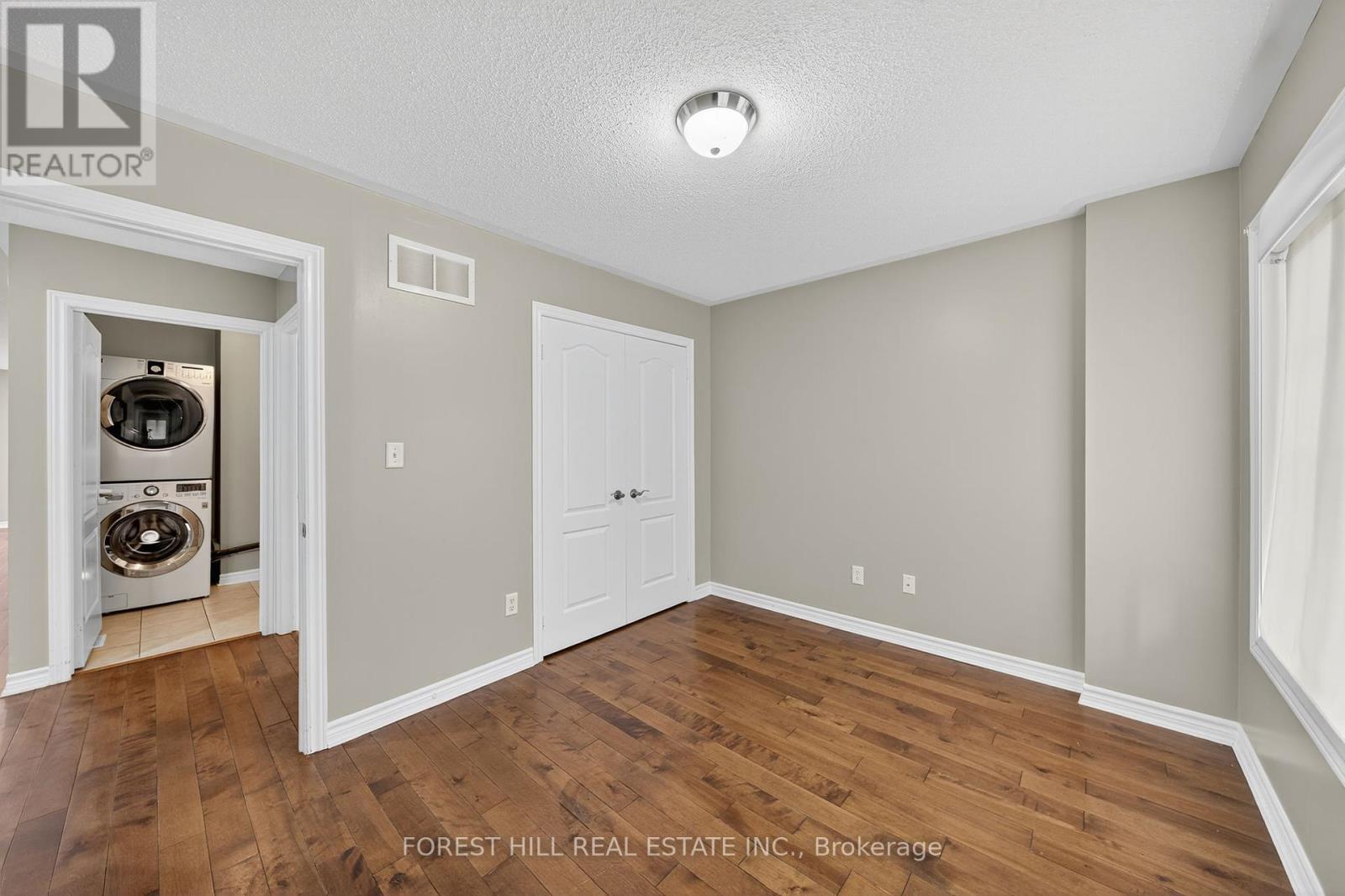 70 Diana Way, Barrie, Ontario  L4M 7H9 - Photo 14 - S12458617