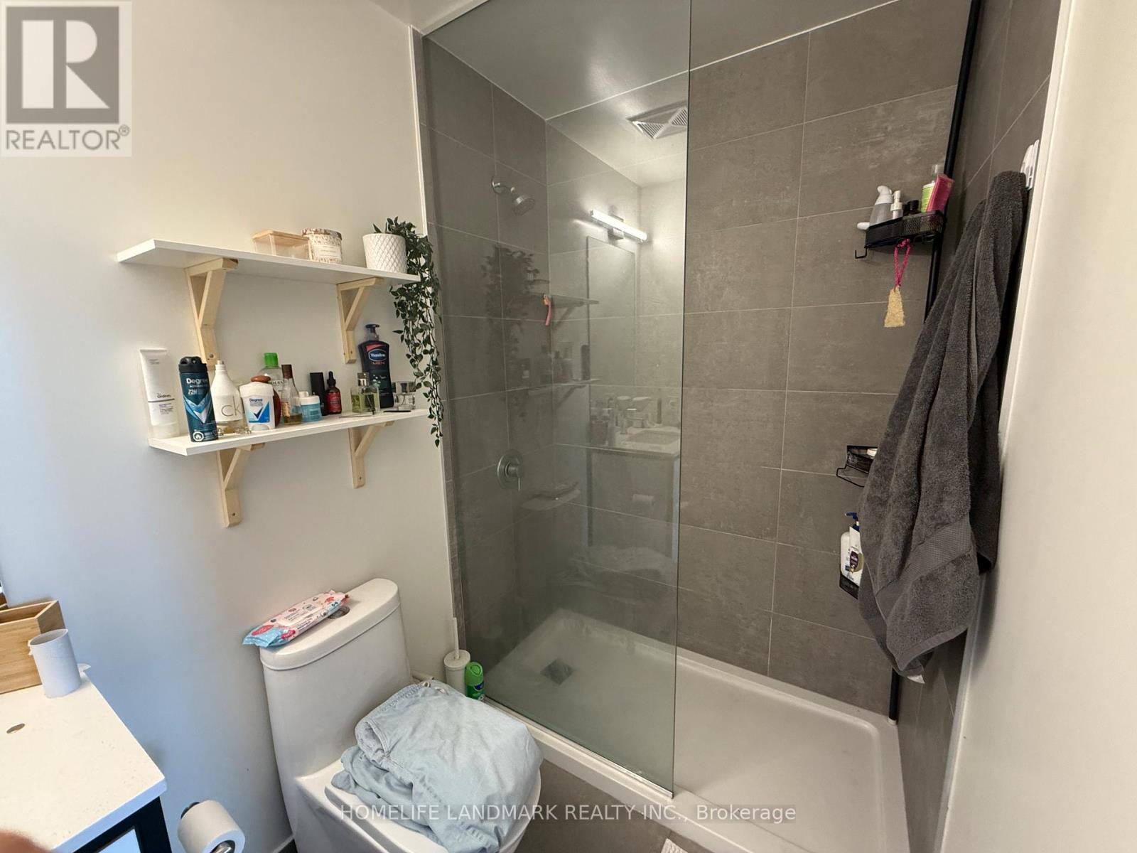 402 - 1808 St Clair Avenue W, Toronto, Ontario  M6N 0C1 - Photo 5 - W12472084