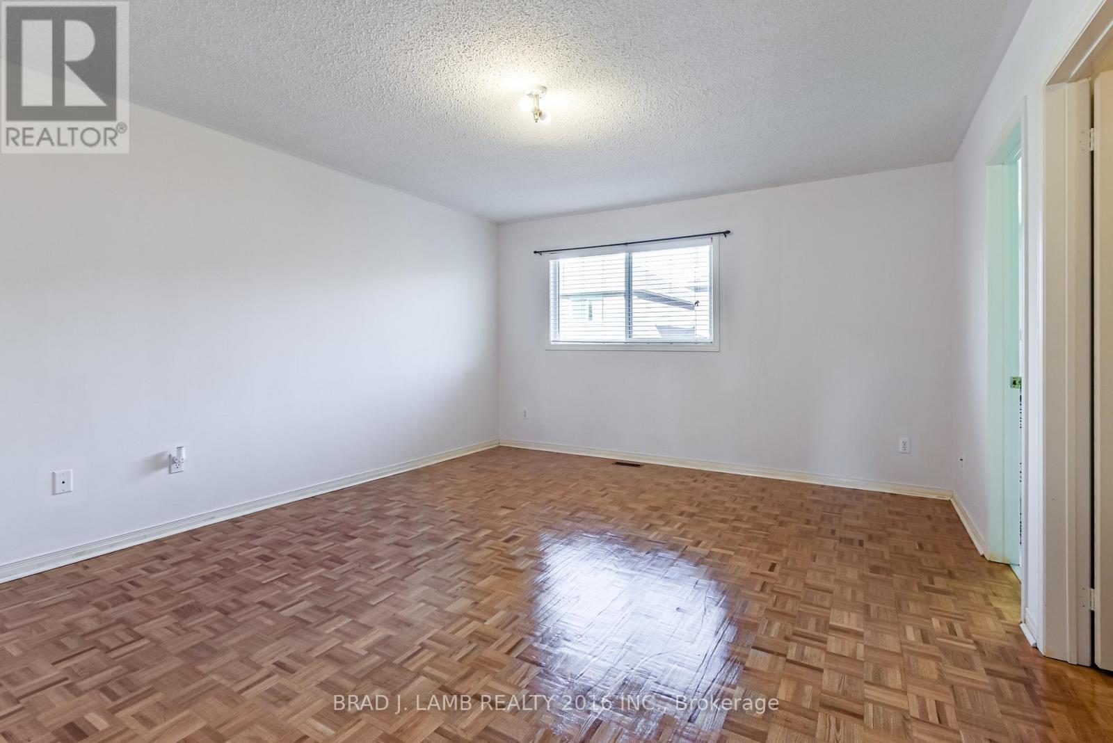 45 Waterton Crescent, Richmond Hill, Ontario  L4B 4L2 - Photo 19 - N12478416