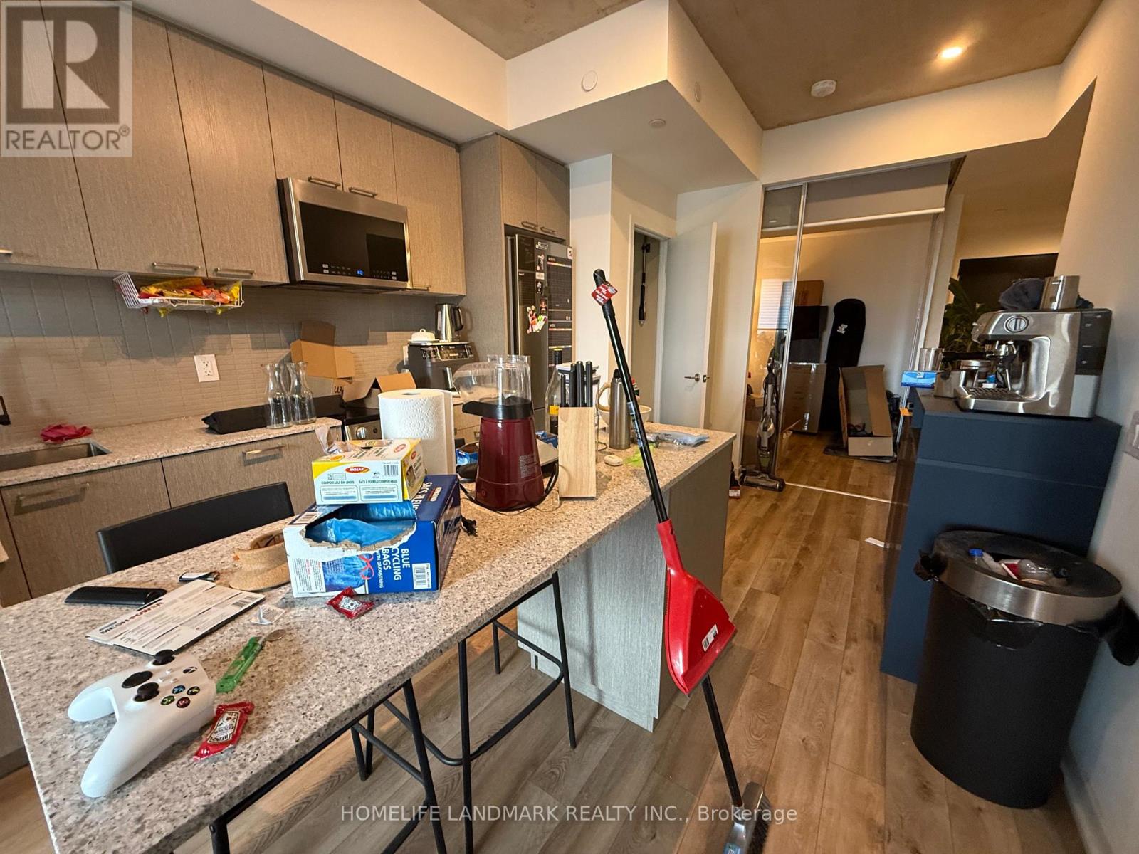 402 - 1808 St Clair Avenue W, Toronto, Ontario  M6N 0C1 - Photo 6 - W12472084