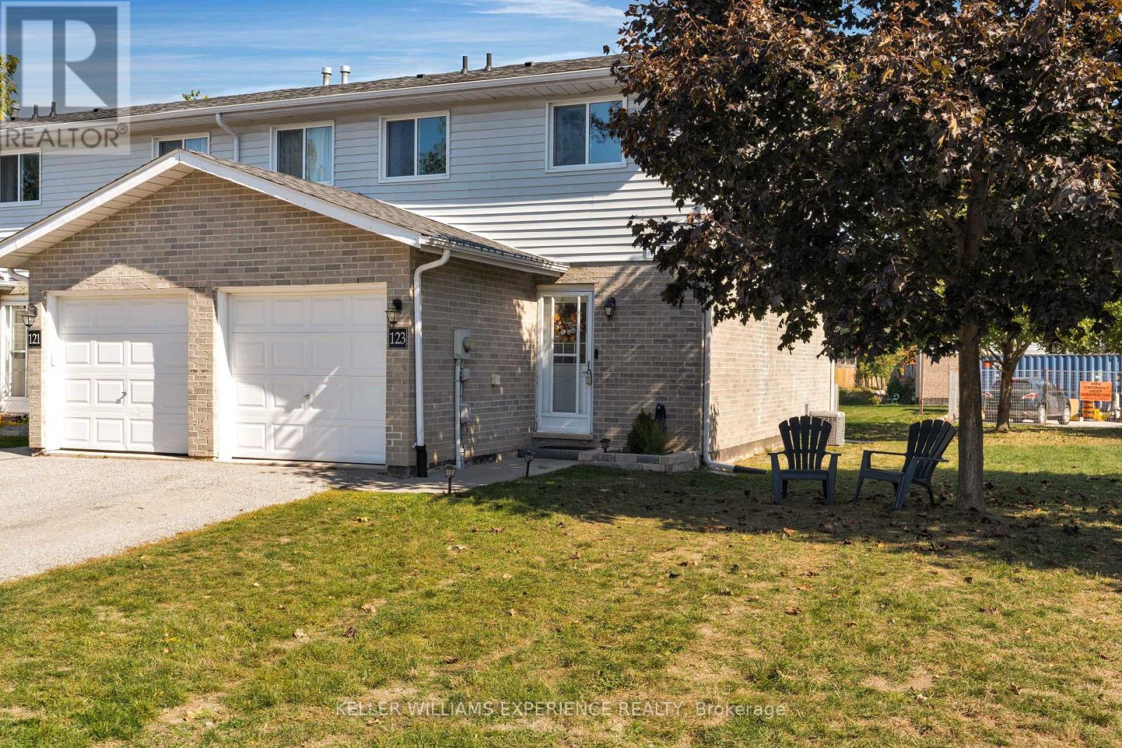 123 - 25 South Street, Orillia, Ontario  L3V 7M7 - Photo 2 - S12485872