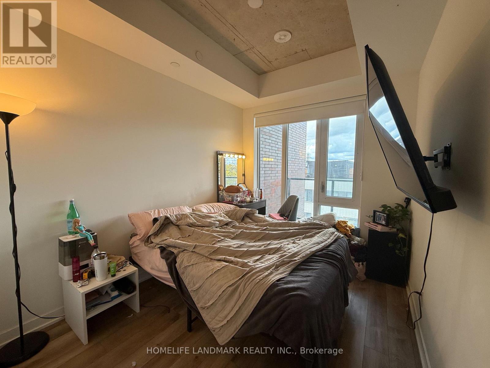 402 - 1808 St Clair Avenue W, Toronto, Ontario  M6N 0C1 - Photo 3 - W12472084