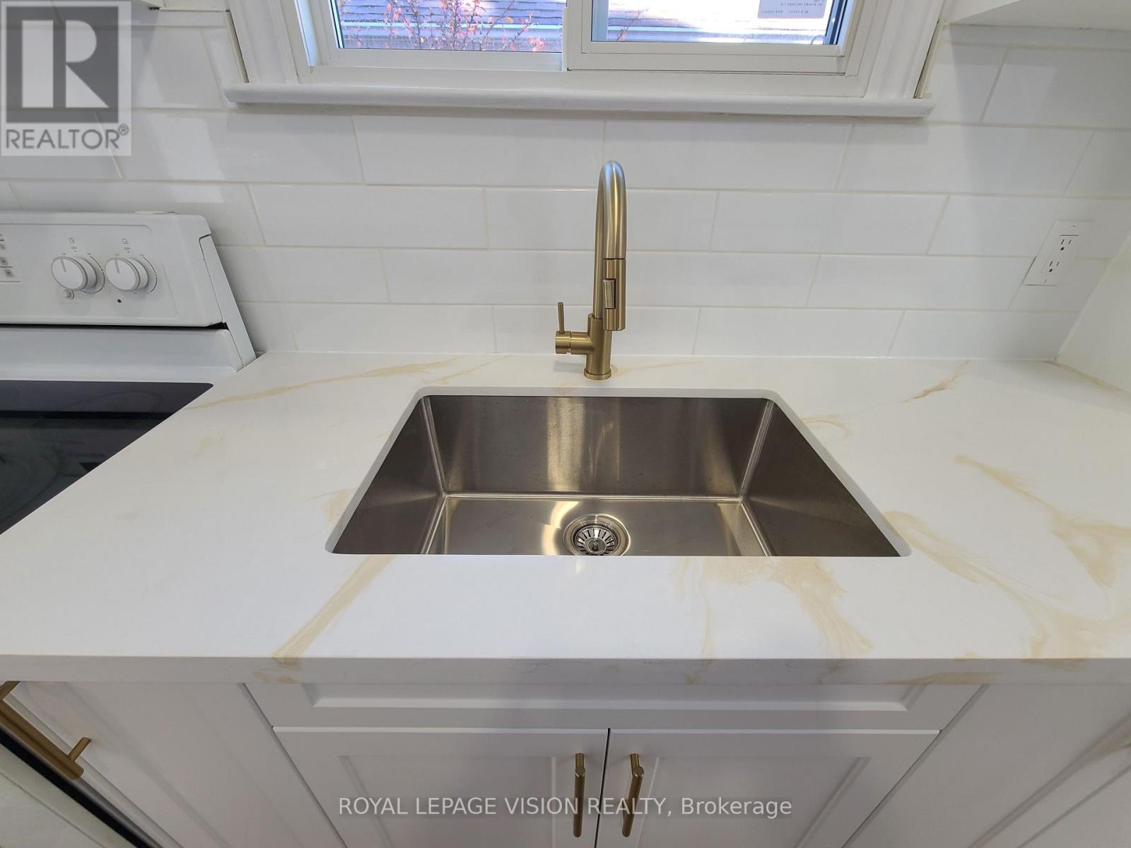 157 College Avenue, Oshawa, Ontario  L1J 1R3 - Photo 14 - E12484965