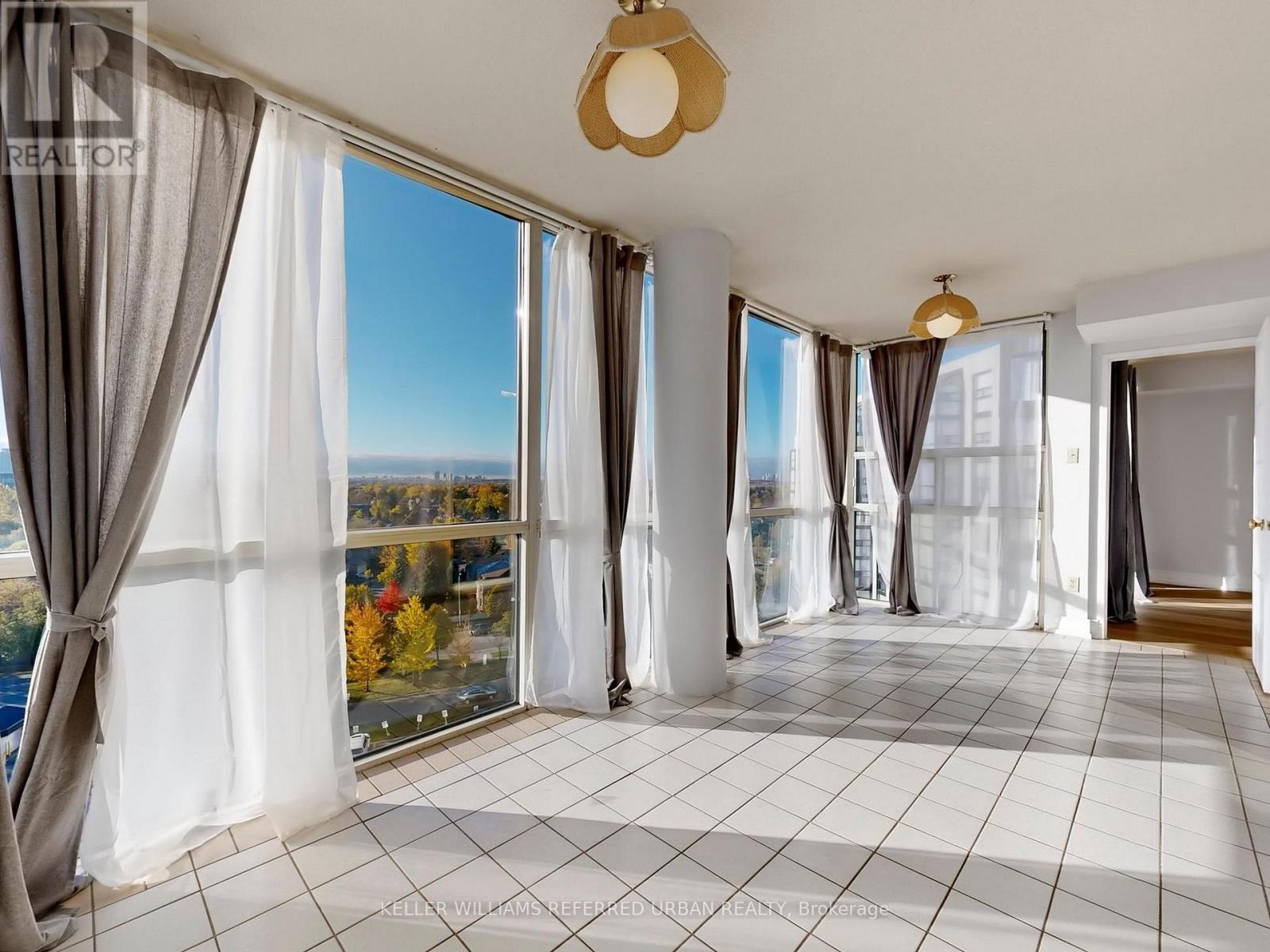 1006 - 40 Harding Boulevard W, Richmond Hill, Ontario  L4C 9S5 - Photo 10 - N12472125