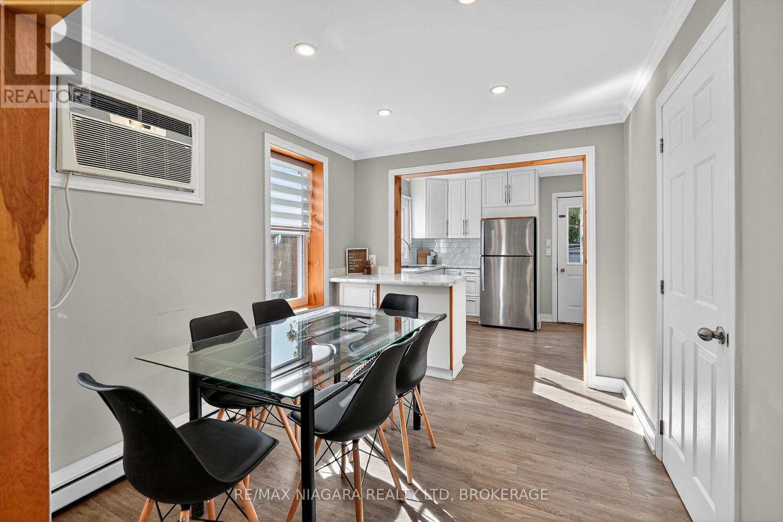 359 Oxford Avenue, Fort Erie, Ontario  L0S 1B0 - Photo 12 - X12486005