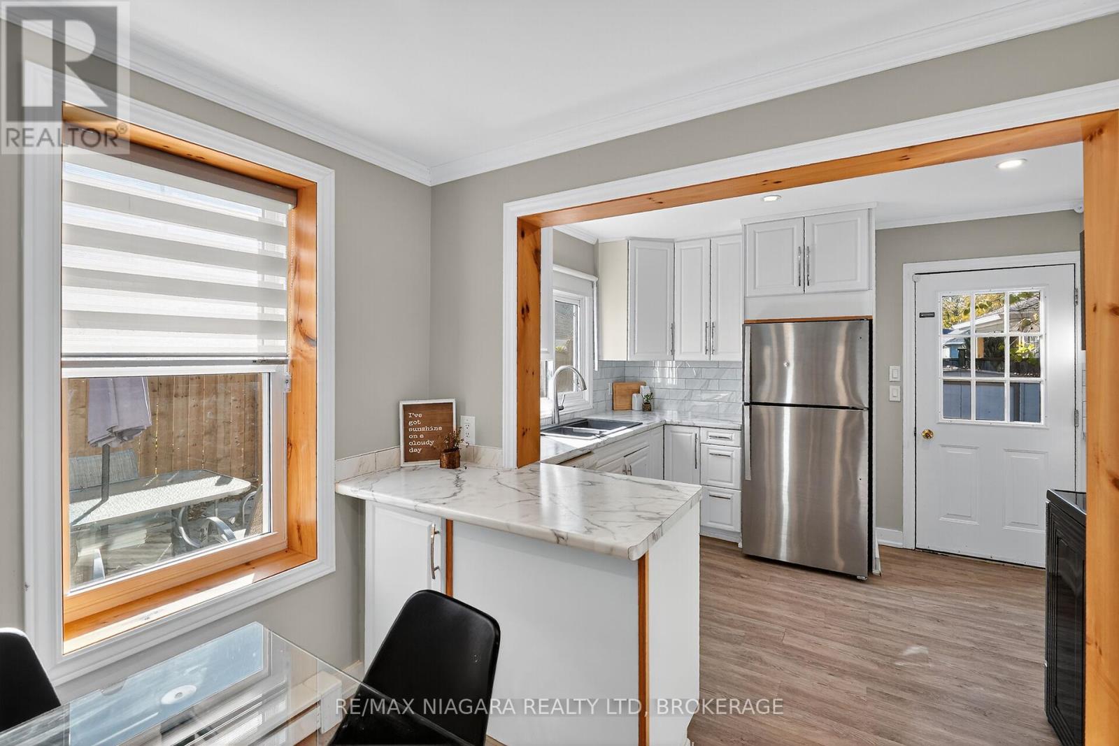 359 Oxford Avenue, Fort Erie, Ontario  L0S 1B0 - Photo 13 - X12486005