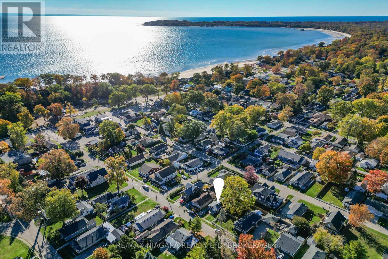 359 Oxford Avenue, Fort Erie, Ontario  L0S 1B0 - Photo 2 - X12486005