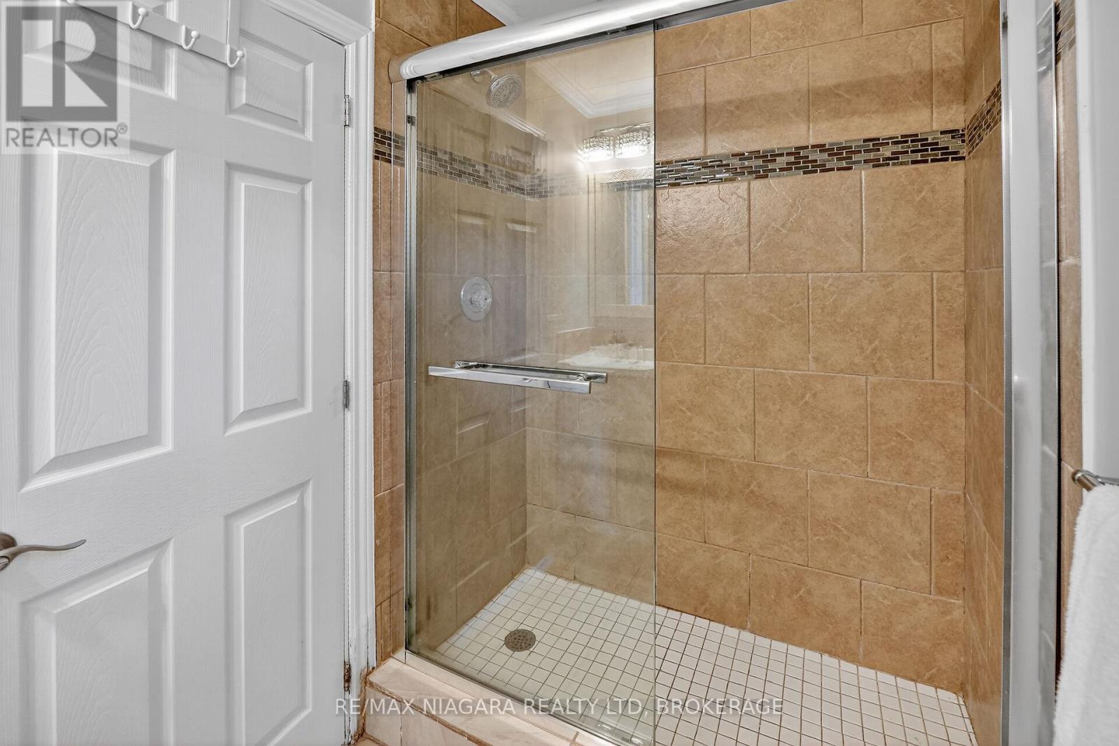 359 Oxford Avenue, Fort Erie, Ontario  L0S 1B0 - Photo 20 - X12486005