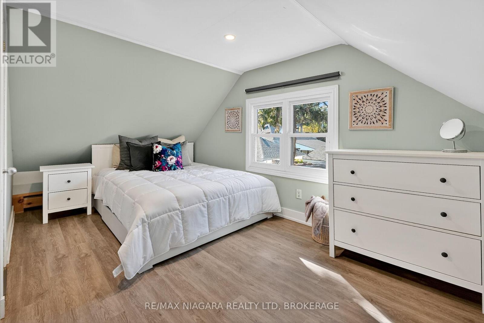 359 Oxford Avenue, Fort Erie, Ontario  L0S 1B0 - Photo 25 - X12486005