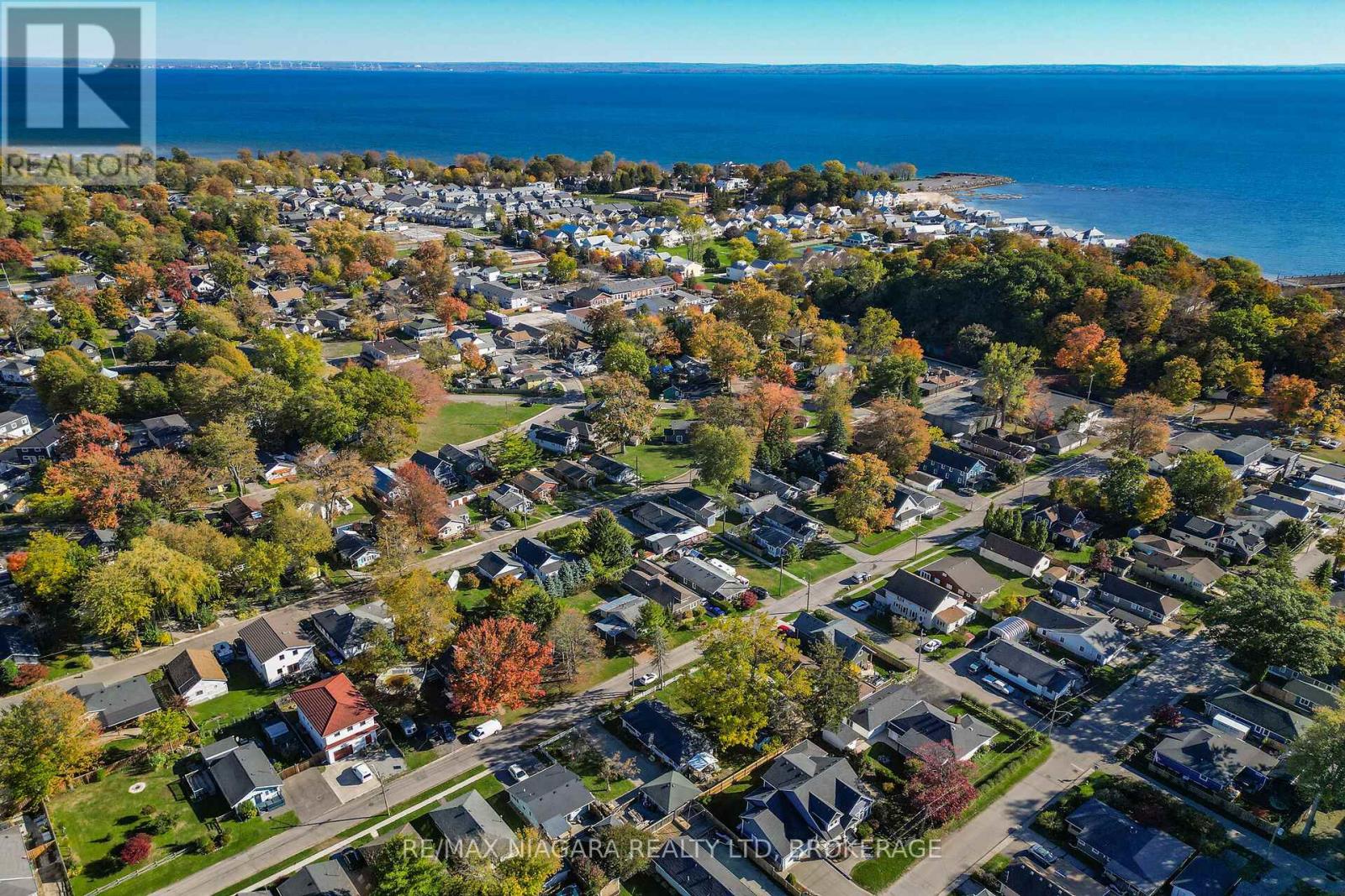 359 Oxford Avenue, Fort Erie, Ontario  L0S 1B0 - Photo 33 - X12486005