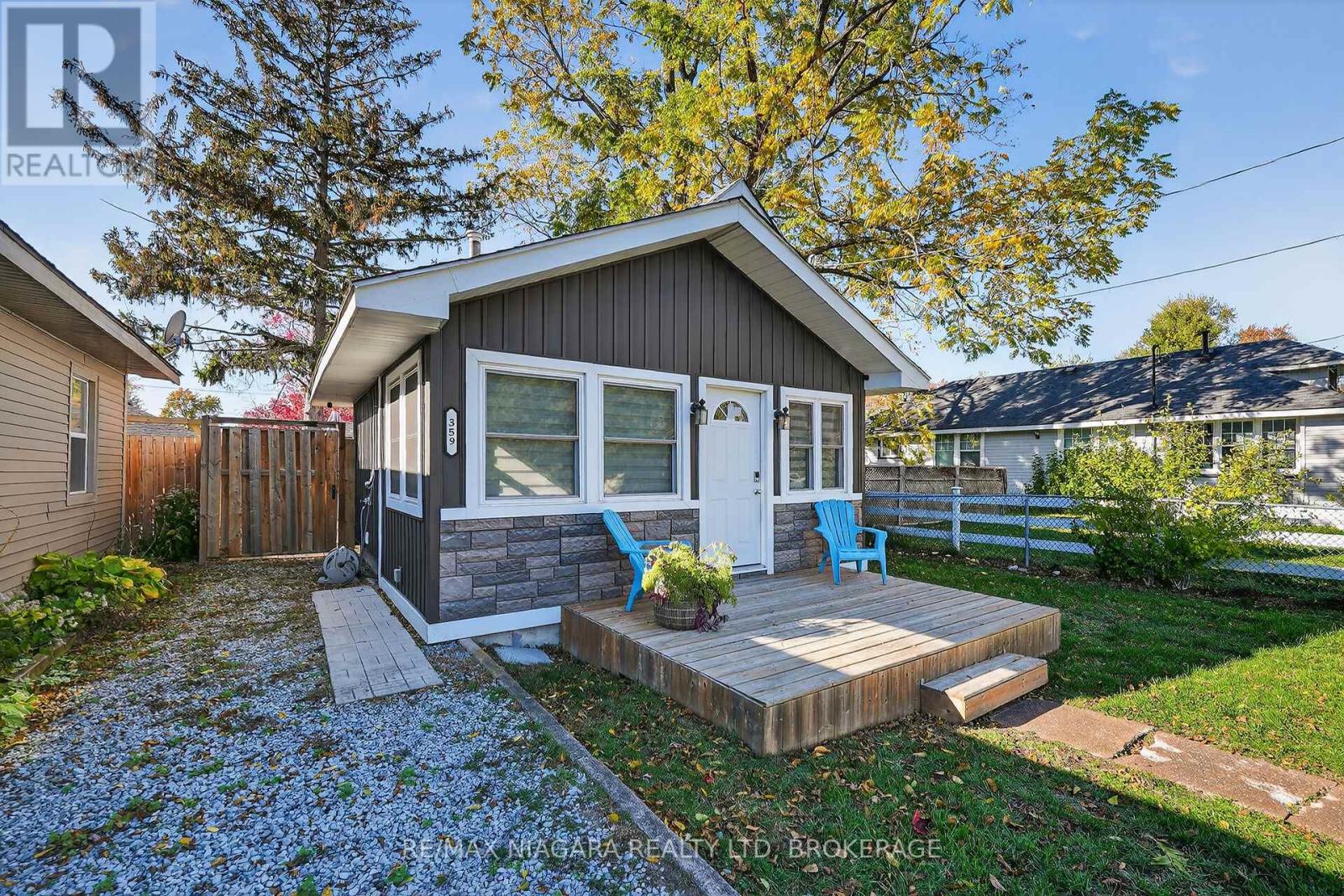 359 Oxford Avenue, Fort Erie, Ontario  L0S 1B0 - Photo 5 - X12486005