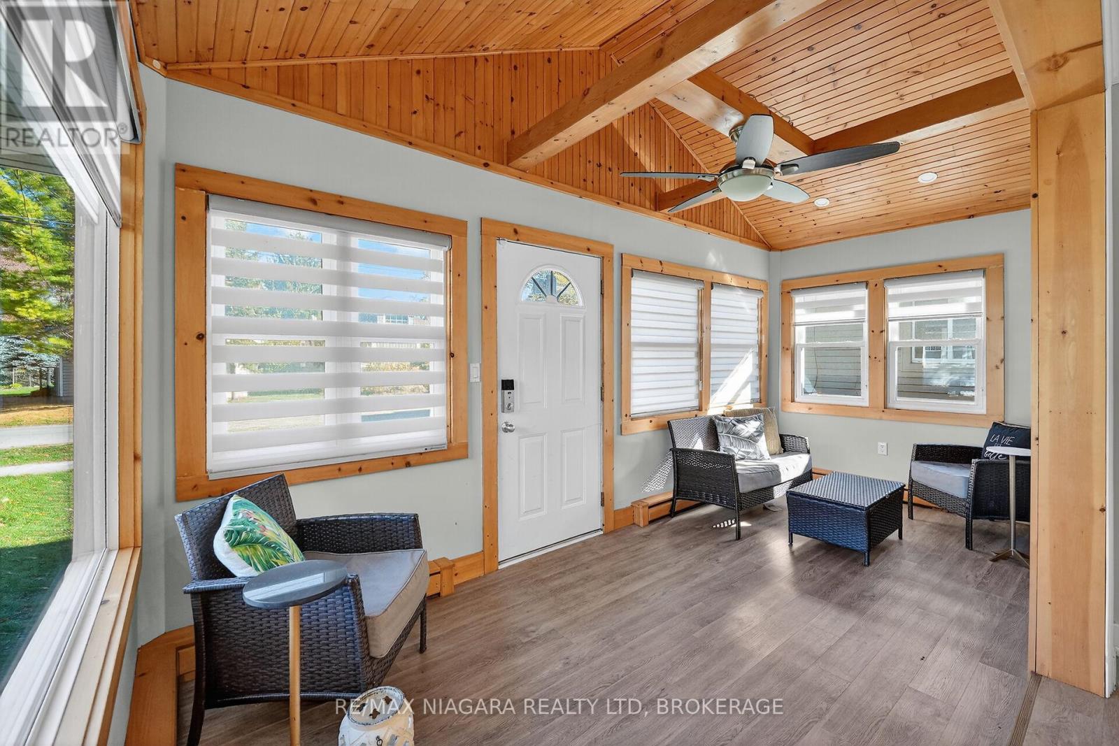 359 Oxford Avenue, Fort Erie, Ontario  L0S 1B0 - Photo 6 - X12486005