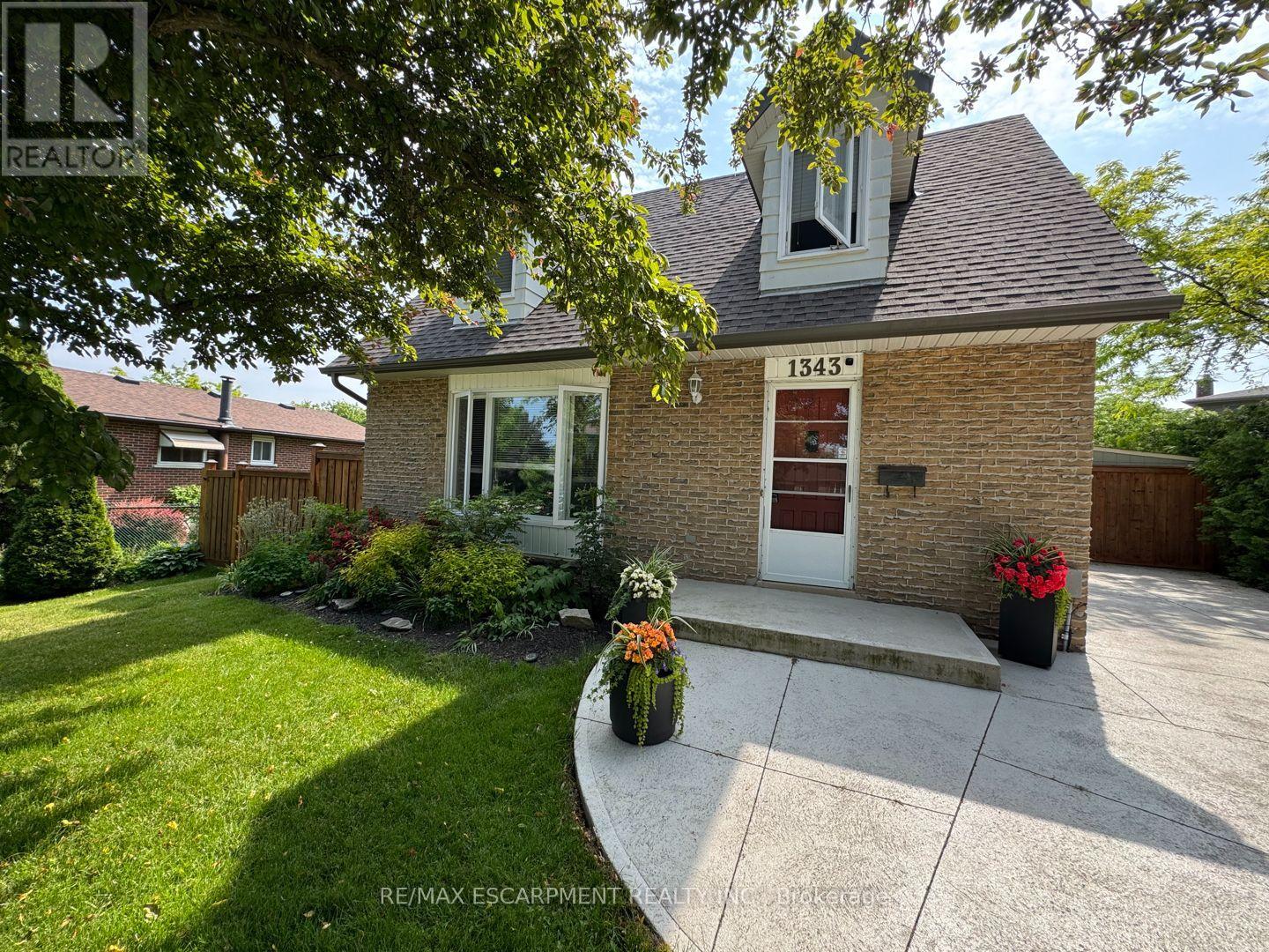 Property at 1343 JANINA BOULEVARD image 4