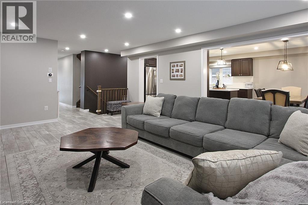 23 Scarletwood Street, Hamilton, Ontario  L8J 0K8 - Photo 5 - 40783813