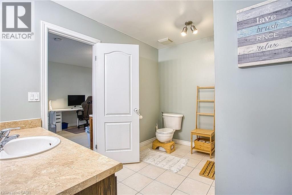 25 Ivybridge Drive Unit# 2, Stoney Creek, Ontario  L8E 0A5 - Photo 21 - 40782619