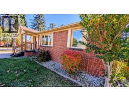 921 GRAND MARAIS ROAD West