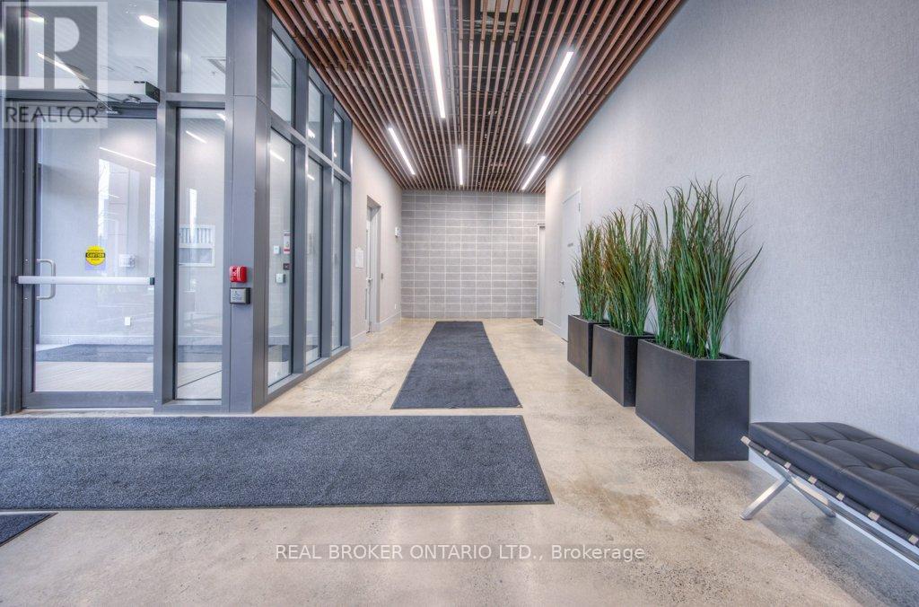 705 - 500 Brock Avenue, Burlington, Ontario  L7S 0A5 - Photo 3 - W12485873