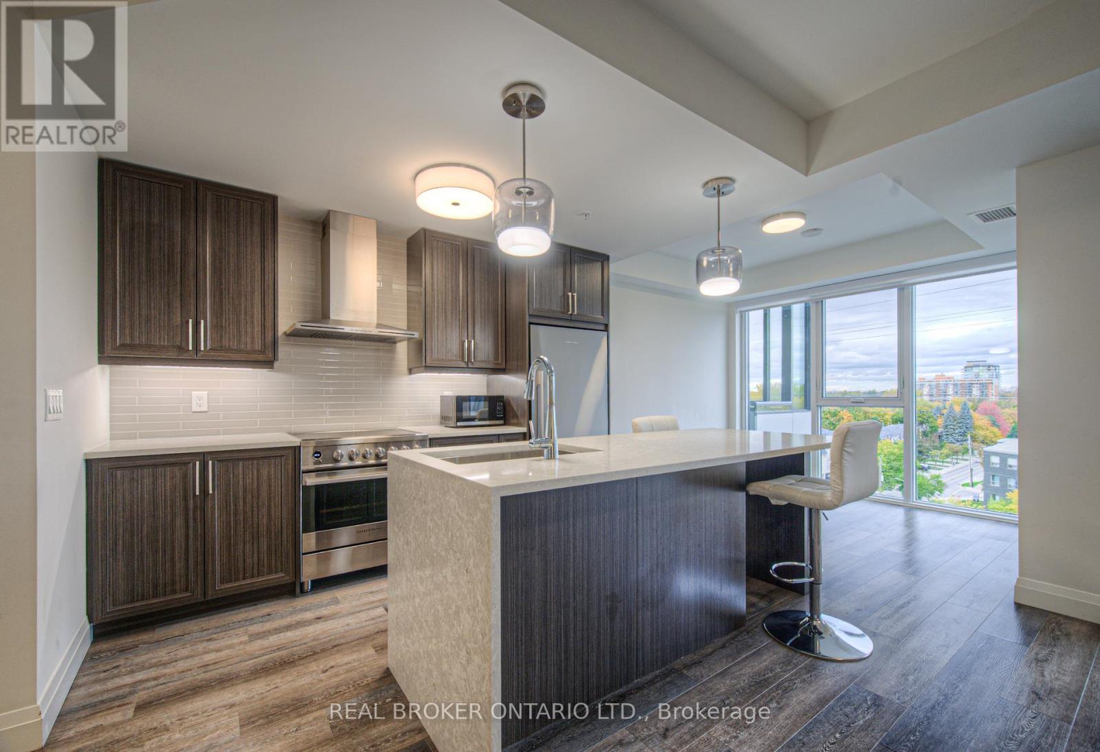 705 - 500 Brock Avenue, Burlington, Ontario  L7S 0A5 - Photo 8 - W12485873