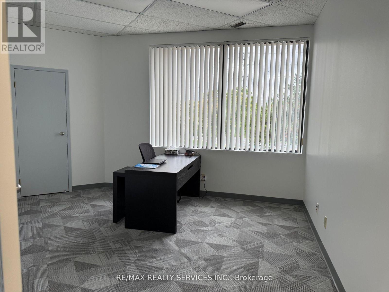 217 - 6705 Tomken Rd Road, Mississauga, Ontario  L5T 2J6 - Photo 7 - W12485891