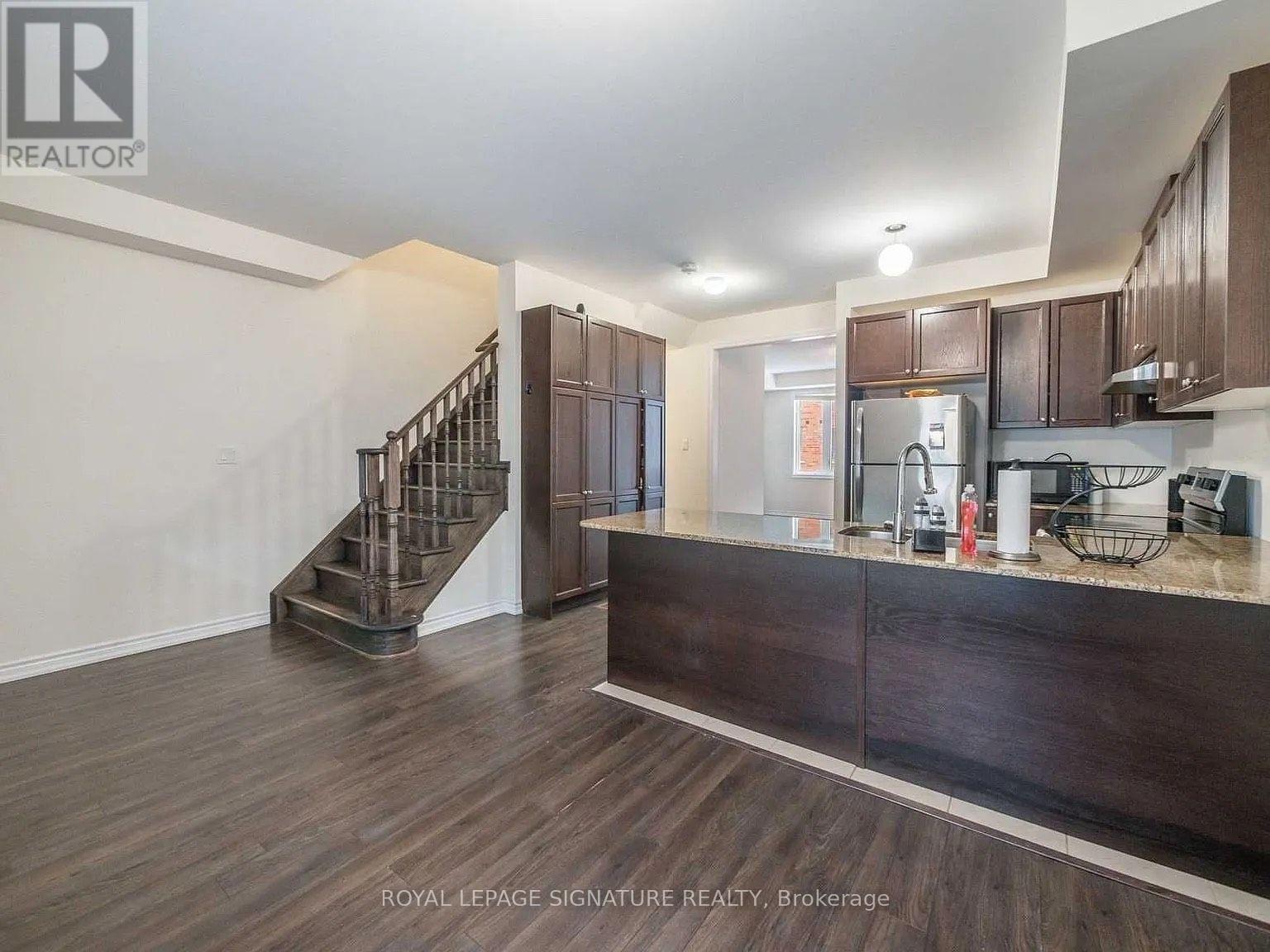 31 Shiff Crescent, Brampton, Ontario  L6Z 0H6 - Photo 2 - W12485895