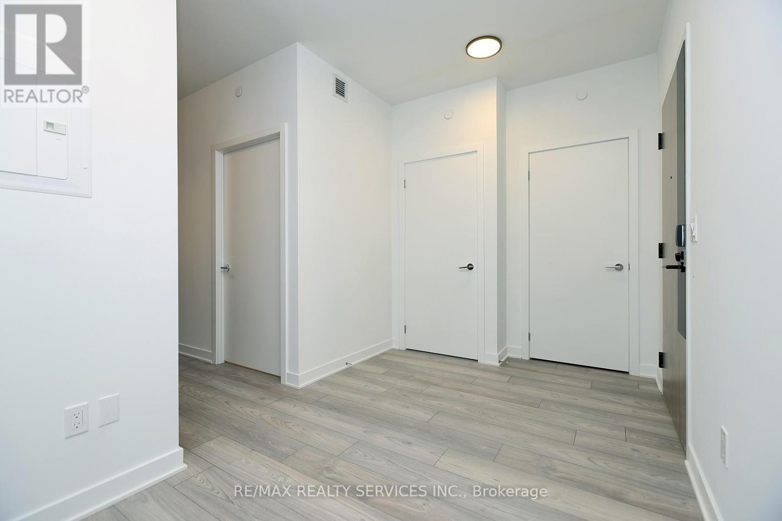 305 - 1007 The Queensway, Toronto, Ontario  M8Z 6C7 - Photo 8 - W12485918