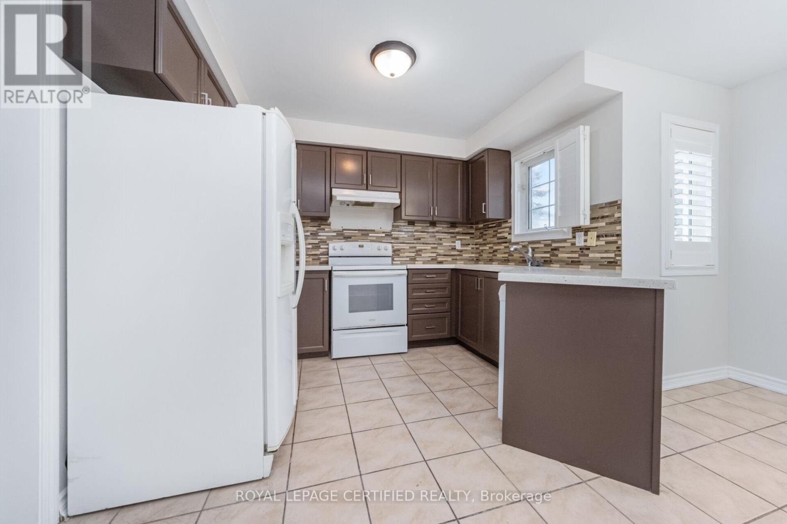 76 Saddleback Square, Brampton, Ontario  L6X 4T9 - Photo 10 - W12485972