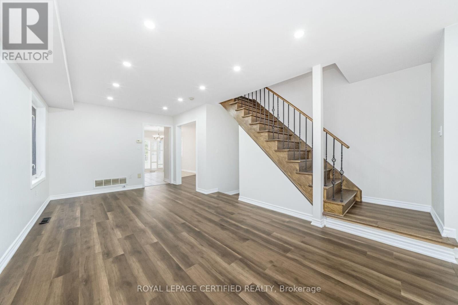 76 Saddleback Square, Brampton, Ontario  L6X 4T9 - Photo 5 - W12485972