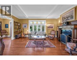255 W 6TH STREET, North Vancouver, British Columbia
