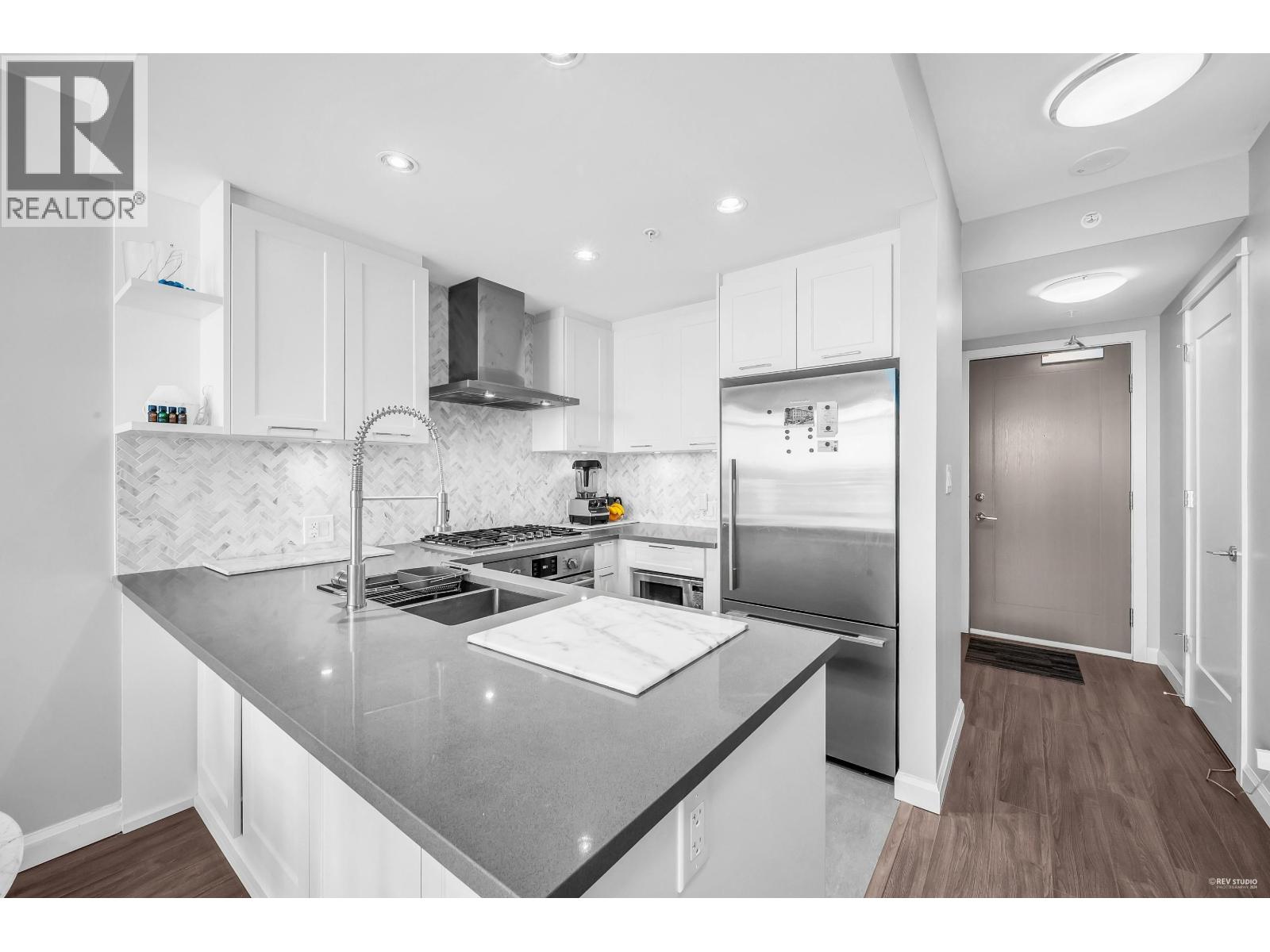 2508 520 Como Lake Avenue, Coquitlam, British Columbia  V3J 0E8 - Photo 9 - R3062450