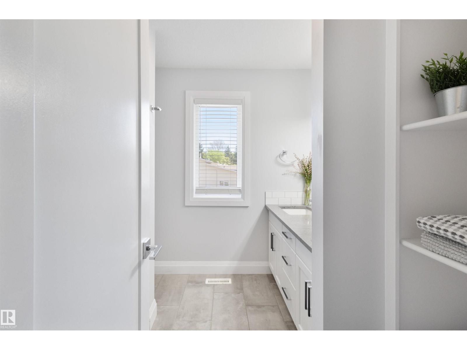 8534 81 Av Nw, Edmonton, Alberta  T6C 0W4 - Photo 22 - E4463768