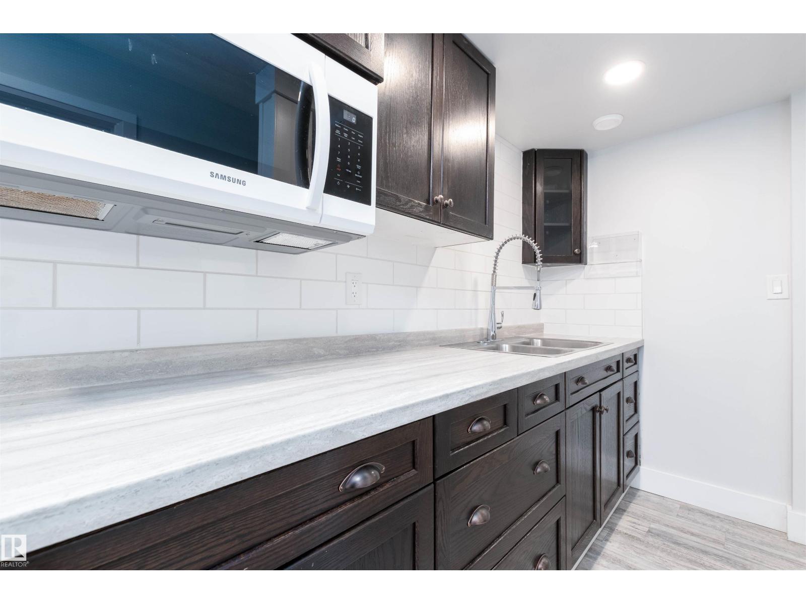 8534 81 Av Nw, Edmonton, Alberta  T6C 0W4 - Photo 31 - E4463768