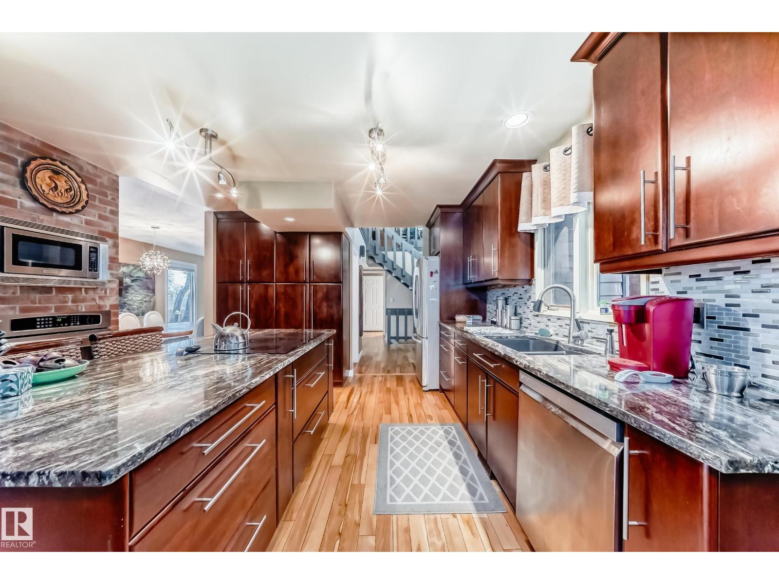 52 Woodstock Dr, Sherwood Park, Alberta  T8A 4C3 - Photo 11 - E4463770