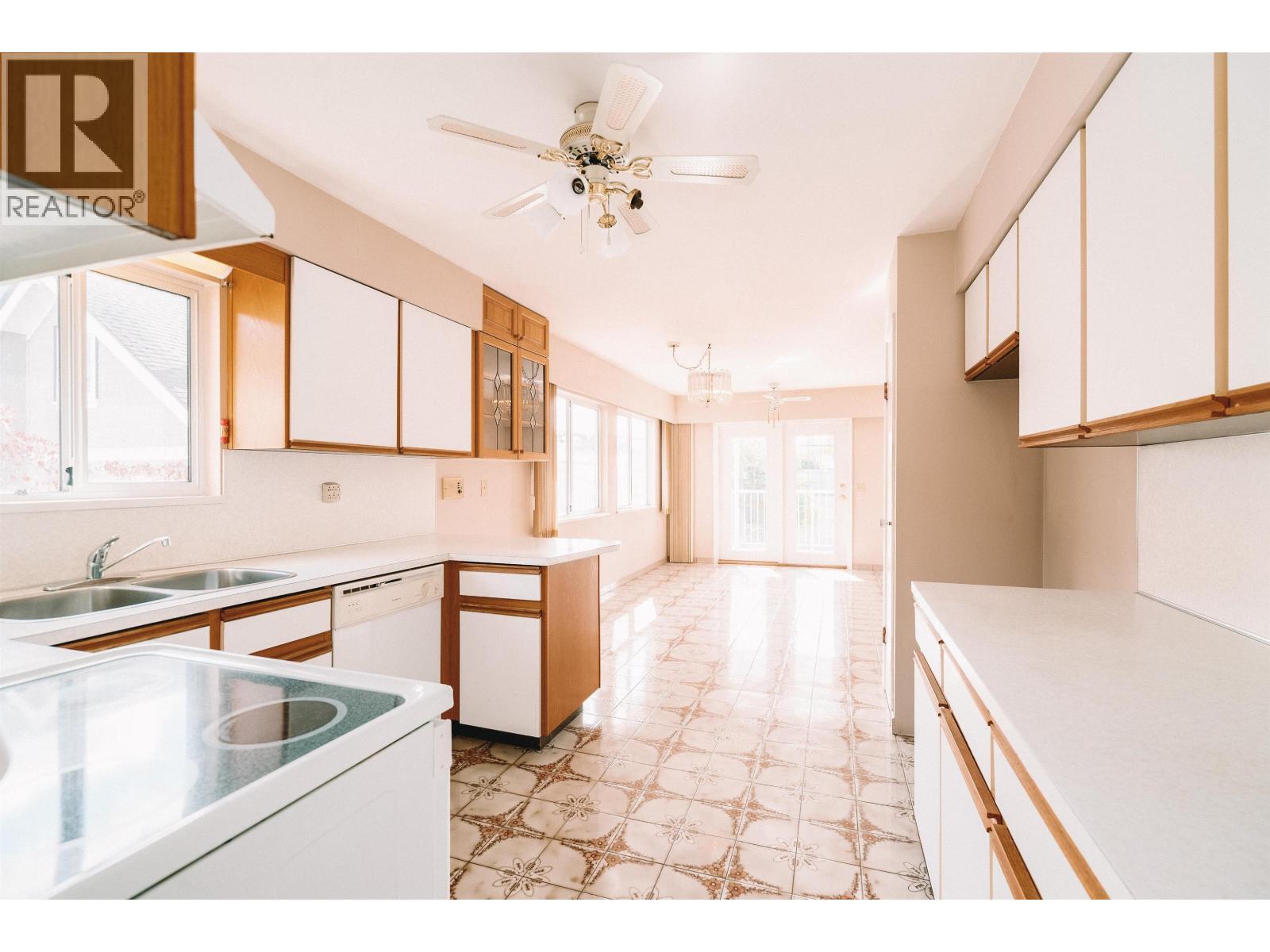 2618 W 15th Avenue, Vancouver, British Columbia  V6K 2Z5 - Photo 10 - R3062473