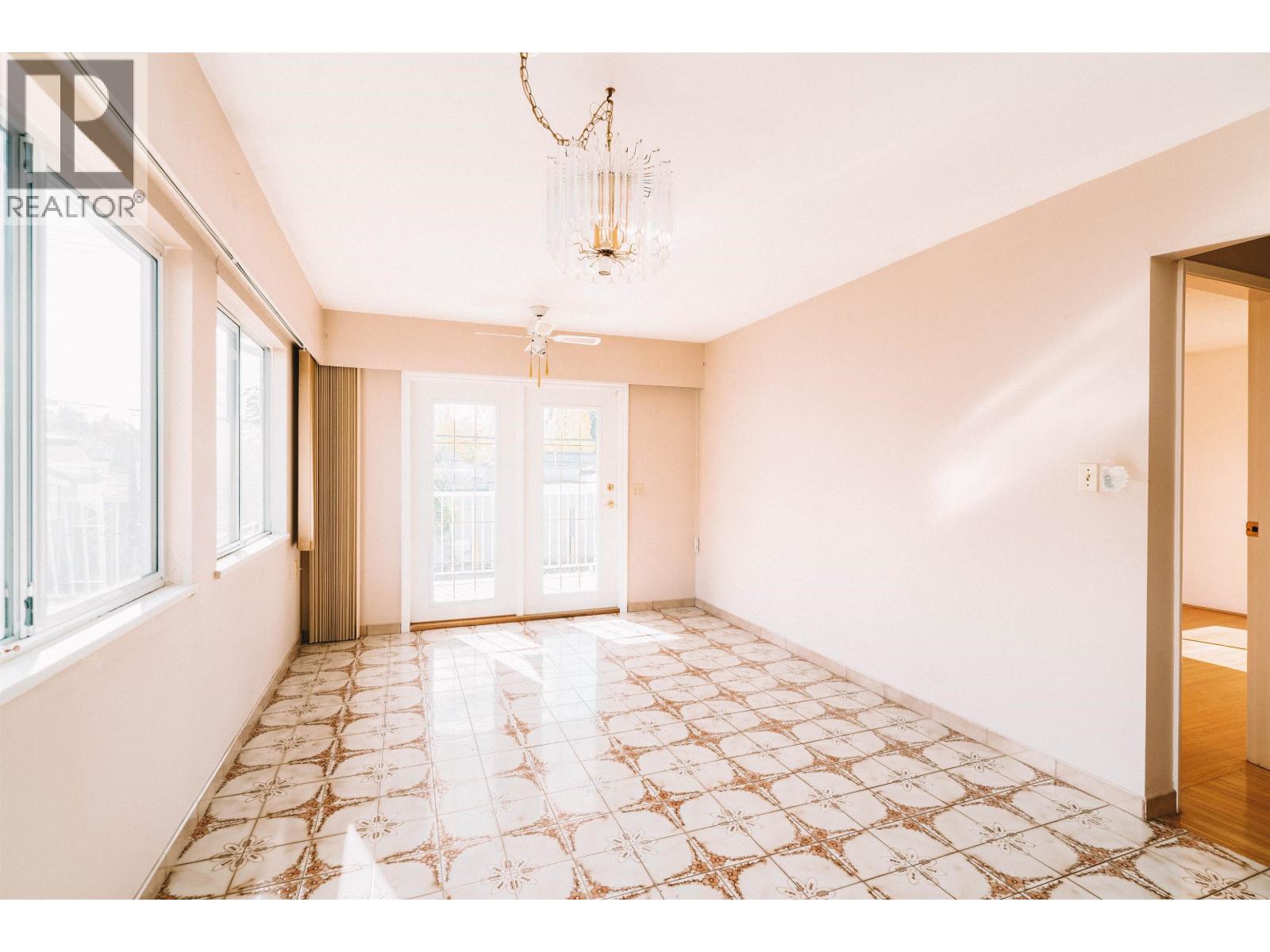 2618 W 15th Avenue, Vancouver, British Columbia  V6K 2Z5 - Photo 13 - R3062473