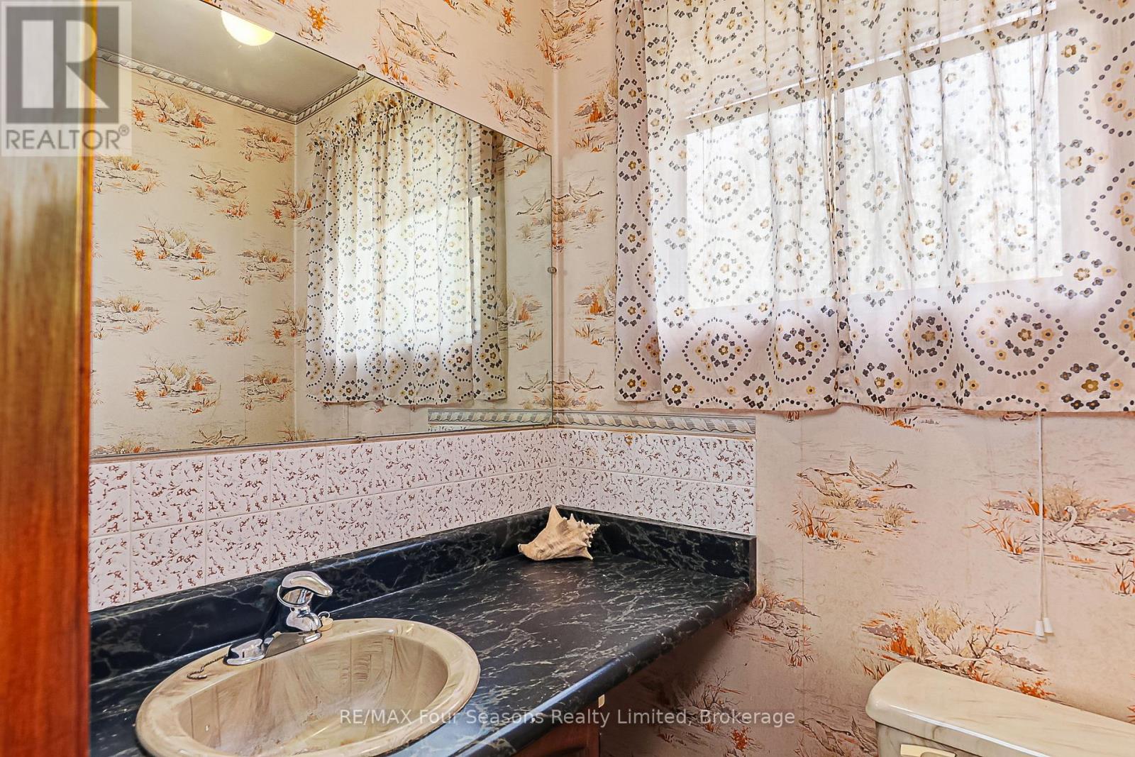 828 Oxbow Park Drive, Wasaga Beach, Ontario  L9Z 2V1 - Photo 19 - S12482344