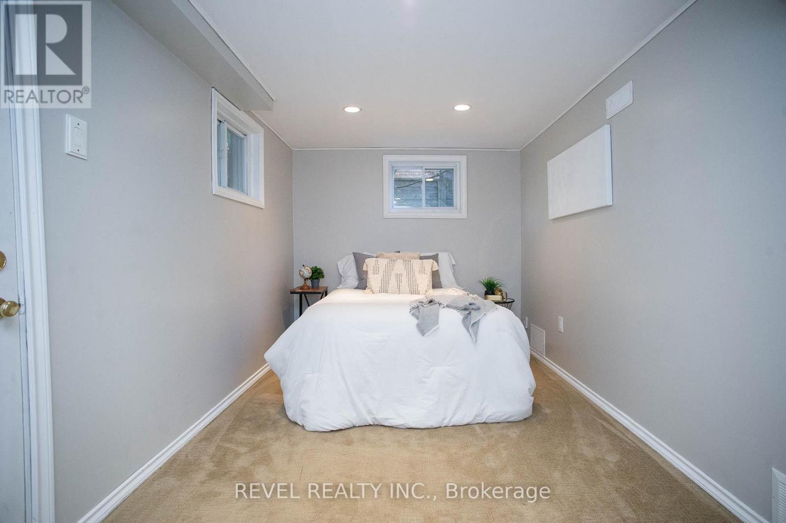 24 Avenue Road, Cambridge, Ontario  N1R 1B7 - Photo 18 - X12485886