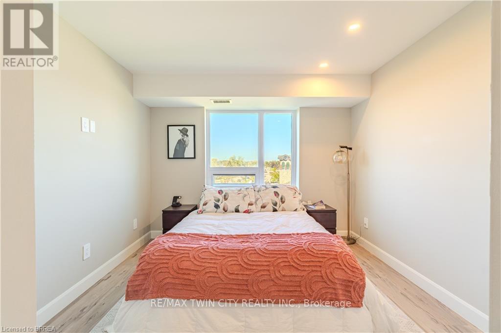 404 - 34 Norman Street, Brantford, Ontario  N3R 2Y1 - Photo 7 - X12485893