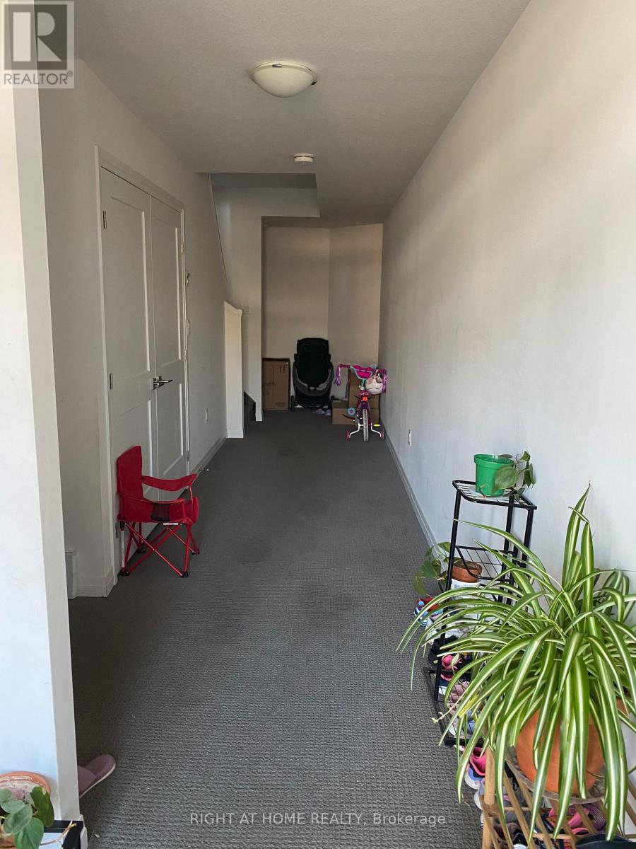 161 - 30 Times Square Boulevard, Hamilton (Stoney Creek), Ontario  L8J 0L6 - Photo 5 - X12485962