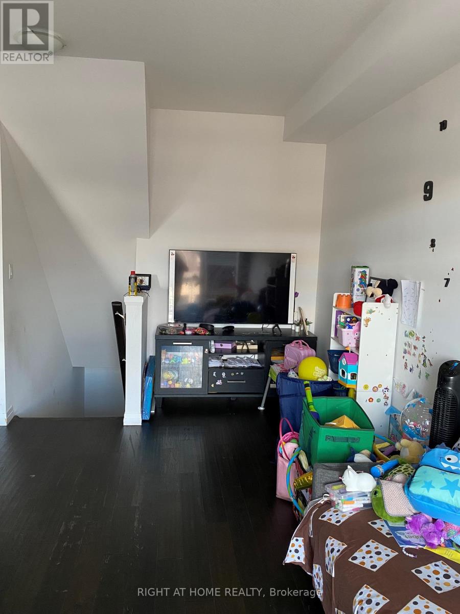 161 - 30 Times Square Boulevard, Hamilton (Stoney Creek), Ontario  L8J 0L6 - Photo 6 - X12485962