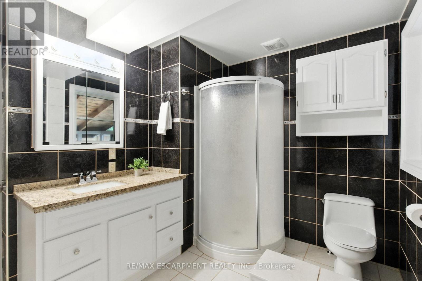 10 Sheffield Avenue, Brantford, Ontario  N3S 6V8 - Photo 23 - X12485966