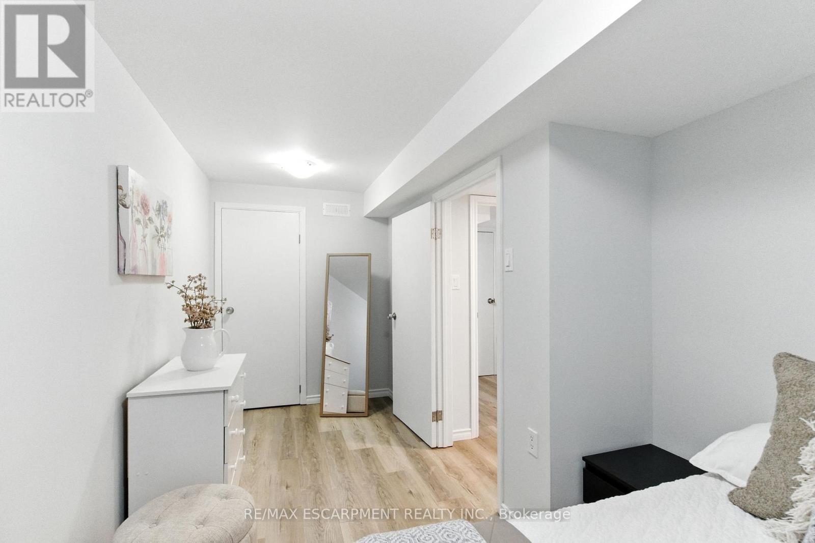 10 Sheffield Avenue, Brantford, Ontario  N3S 6V8 - Photo 27 - X12485966